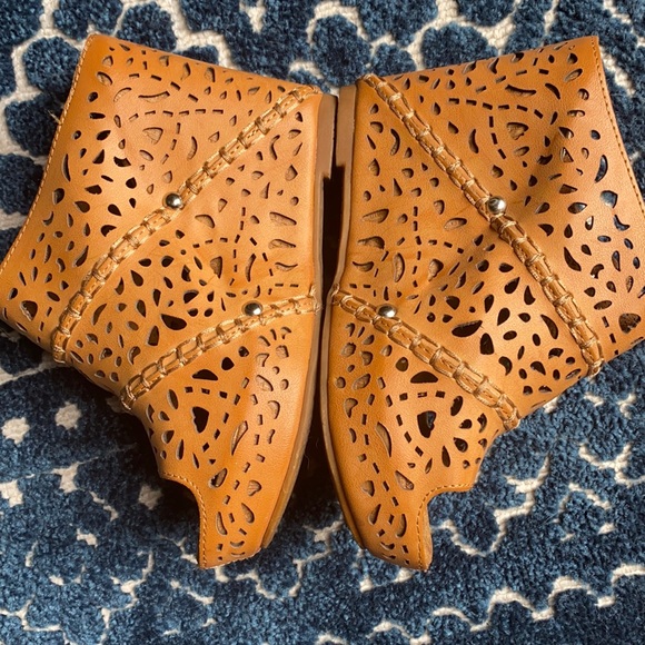 CR Collection Platform Cutout Mule Wedge Shoe Sz 6/6.5 - Picture 2 of 8